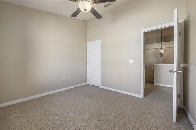 Building Photo - 6729 Eagle Feather Dr