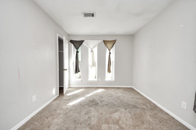 Building Photo - 12610 Chiswick Rd