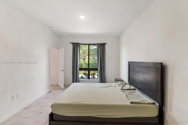 Building Photo - 4636 NW 84th Ave