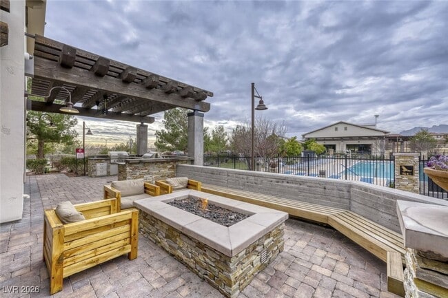 Building Photo - 10426 Mount Charleston Ave