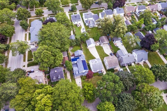 Building Photo - 5160 N Kent Ave