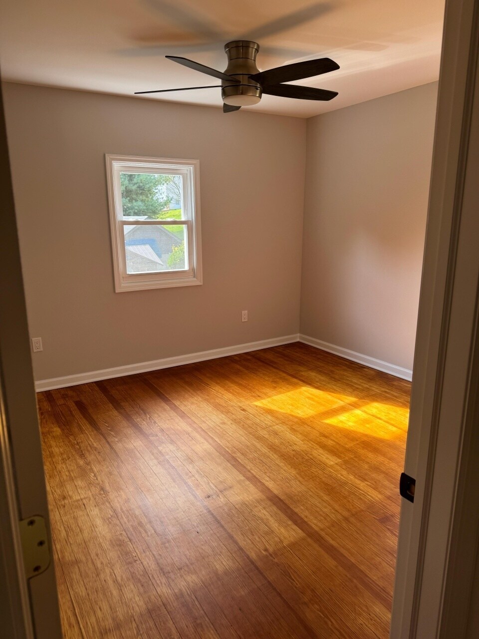 Building Photo - 24 S Rockland Ave