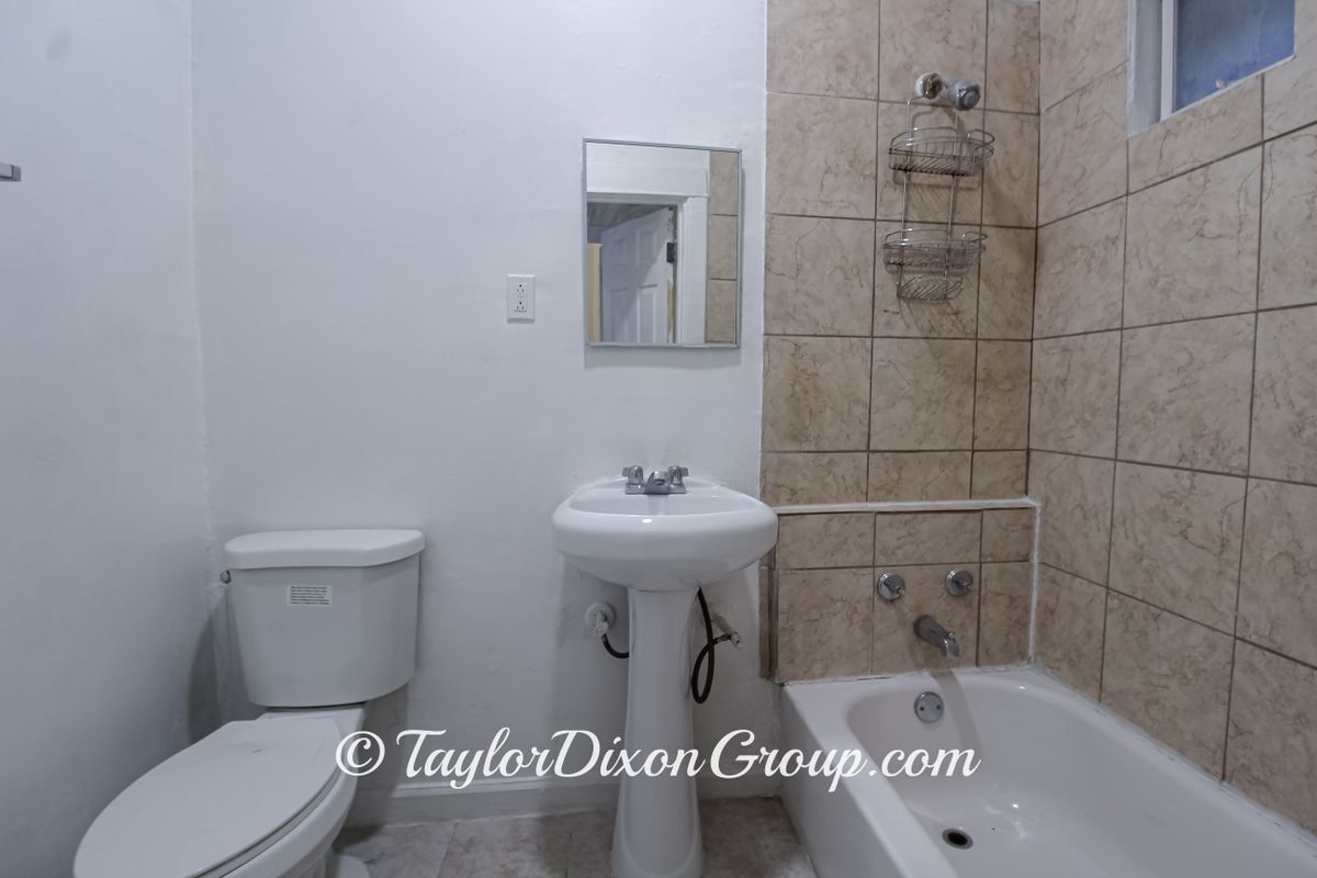 Building Photo - 4249 W Maypole Ave