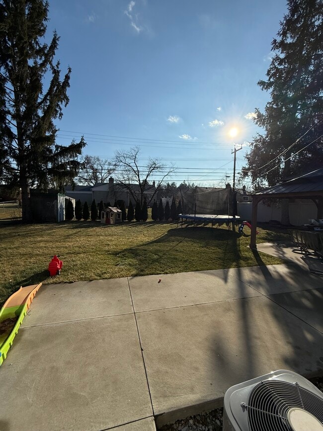 Building Photo - 36969 Lancaster St