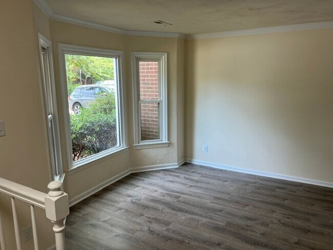 Building Photo - 1057 Tottenham Ln