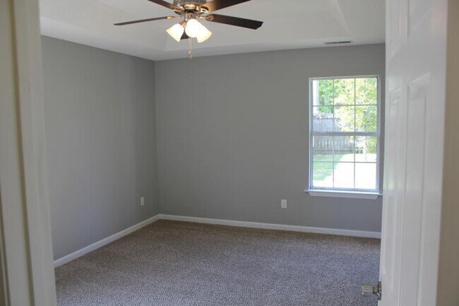 Building Photo - 134 Ashdown Dr