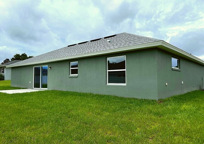 Building Photo - 15475 SW 34th Ave
