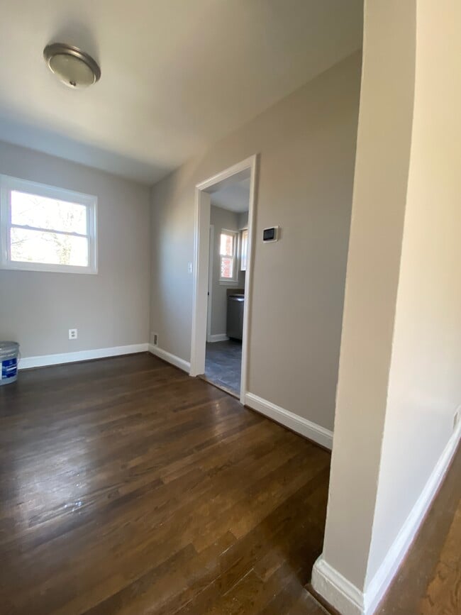 Building Photo - 314 Clifford Ave