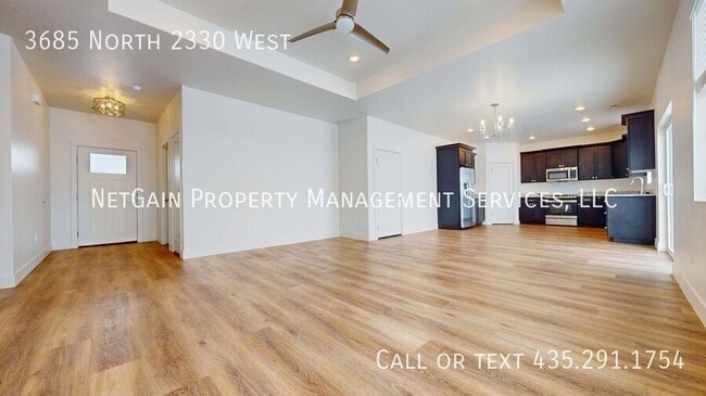 Building Photo - 3685 2330