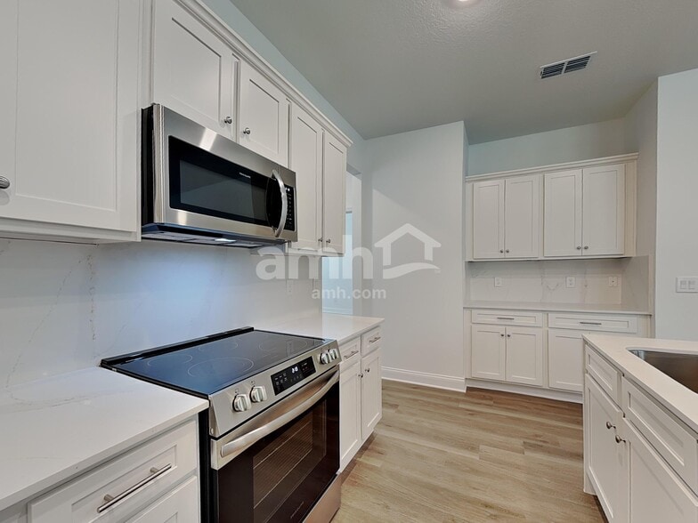 Building Photo - 16385 Aubergine Aly