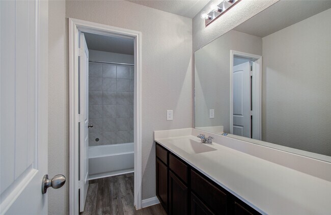 Building Photo - 13409 Cannon Crk Ct