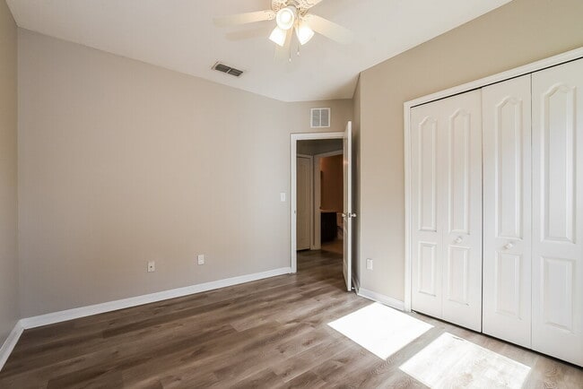 Building Photo - 194 Compass Rose Dr