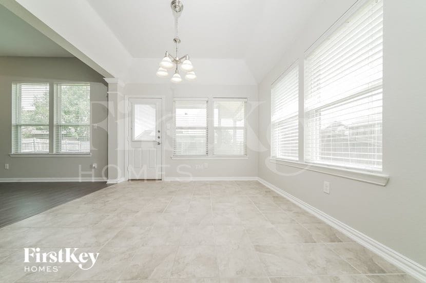 Building Photo - 1521 Toucan Dr
