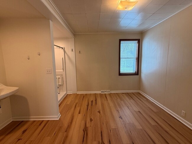 Building Photo - 1 bedroom ADA unit