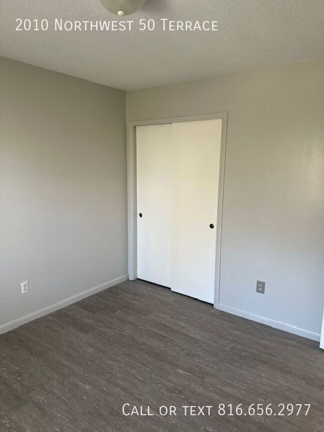 Building Photo - 2010 NW 50 Terrace