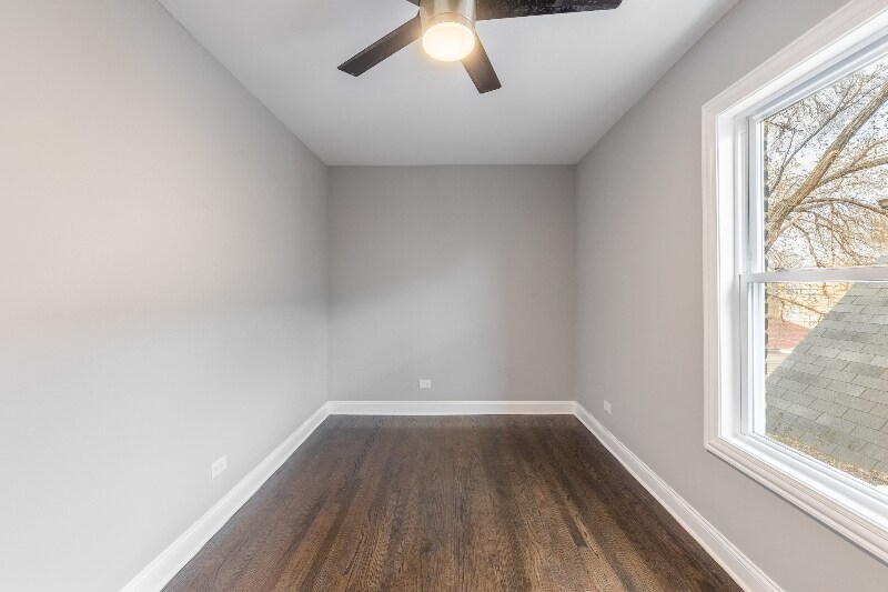 Building Photo - 7118 S Talman Ave
