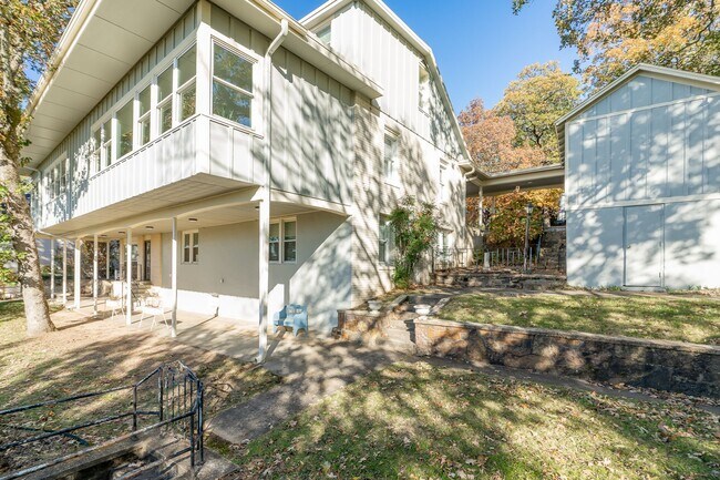 Building Photo - WHAT A VIEW!!! FULLY FURNISHED 5 BEDROOM & 4 BATH ON TOP OF MOUNT SEQUOYAH!!!