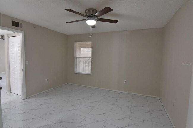 Building Photo - 637 Buoy Ln