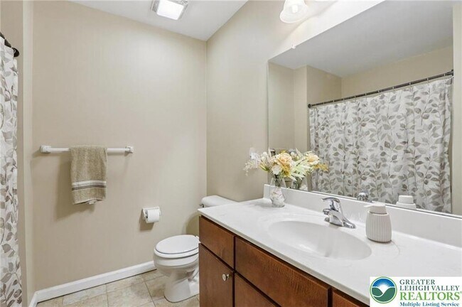 Building Photo - 270 Milkweed Dr