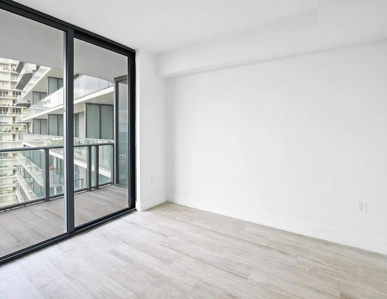 Building Photo - 121 NE 34th St