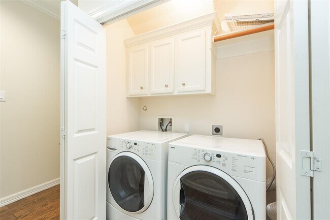 Building Photo - 6318 Elm Ct