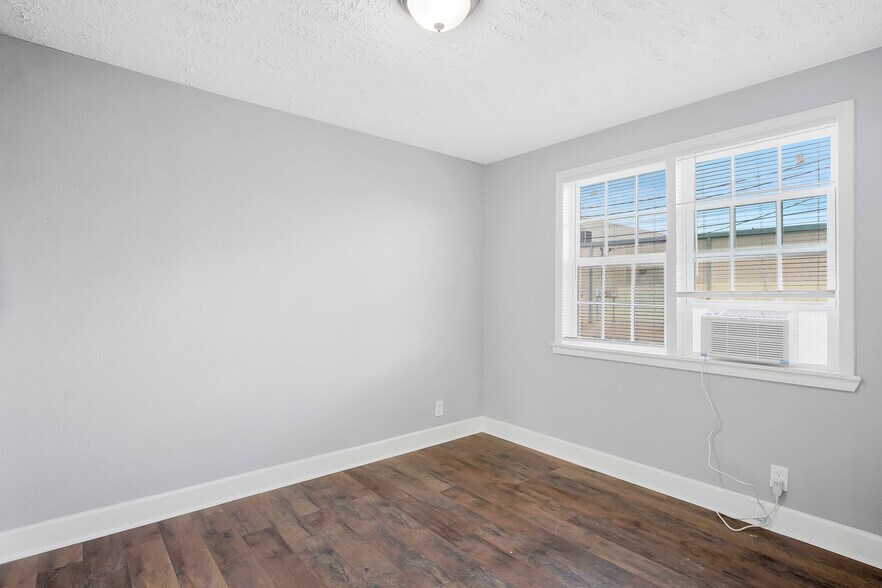 Building Photo - 2311 N Louis St