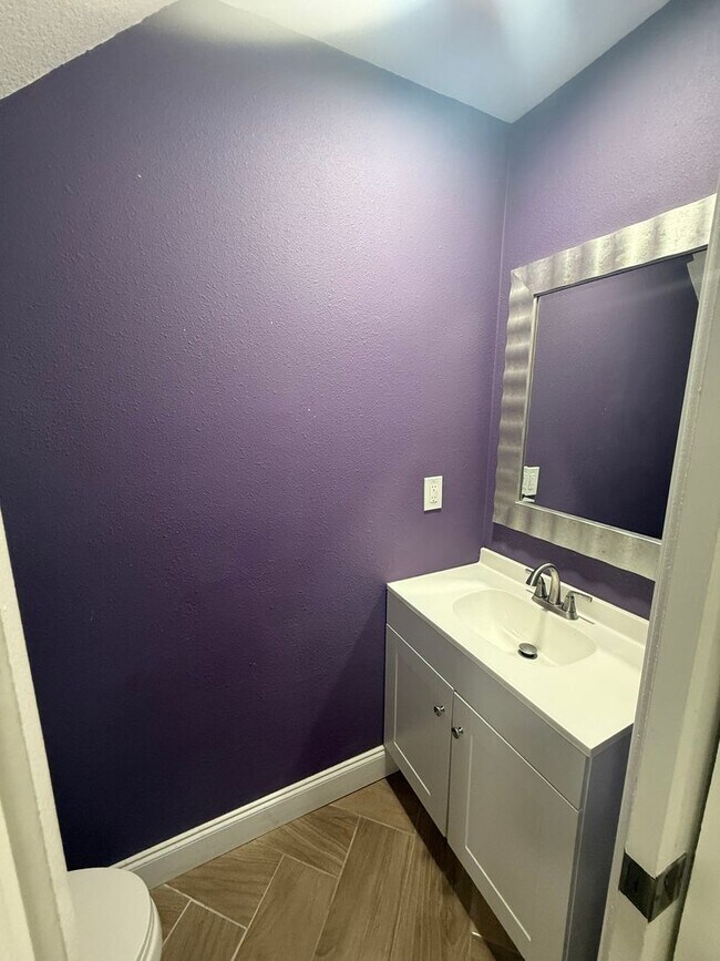 Building Photo - 102 Kristi Ann Ct