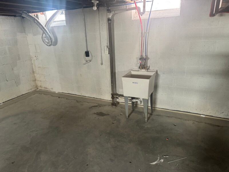 Building Photo - 5500 Chalmers St