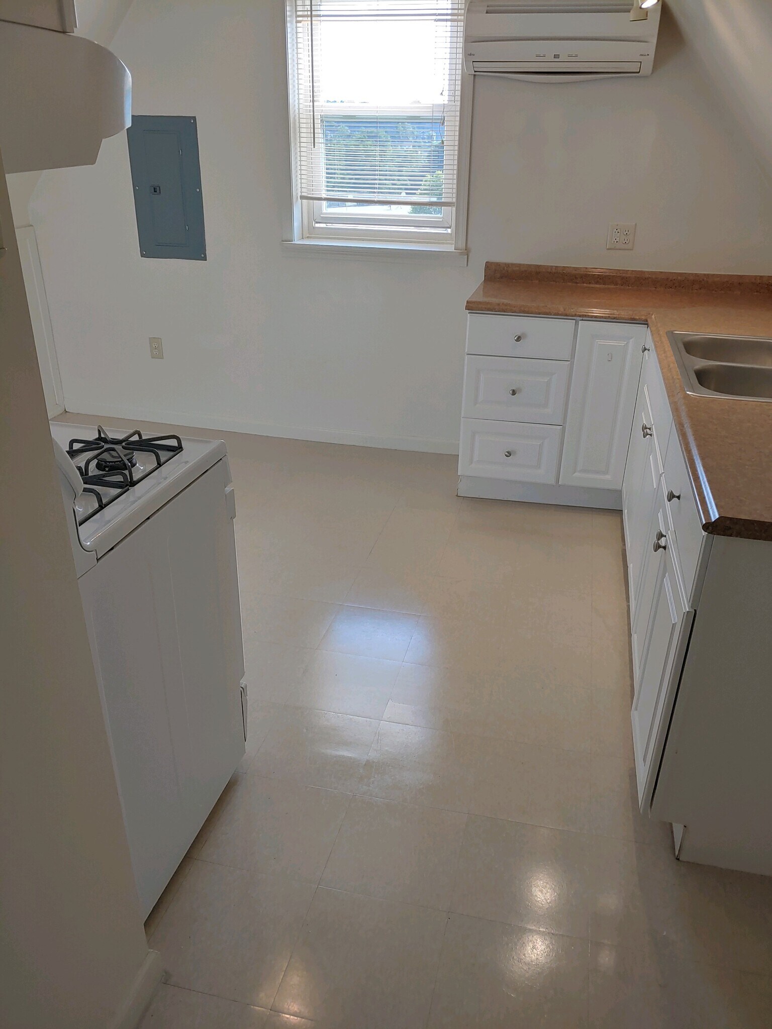 kitchen - 3916 Coleman St