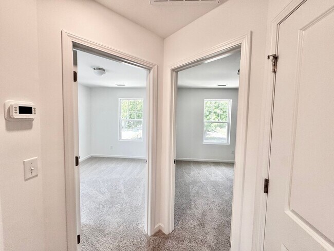 Building Photo - 335 Cliffwood St NW