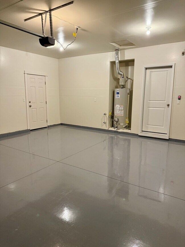 Building Photo - Welcome home! 4 bed 2 bath in Caldwell Idaho