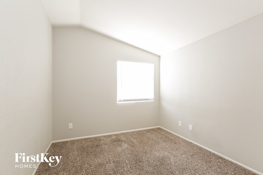 Building Photo - 7090 Orange Grove Ln