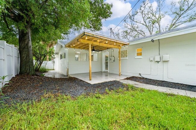 Building Photo - 5301 Venetian Blvd NE