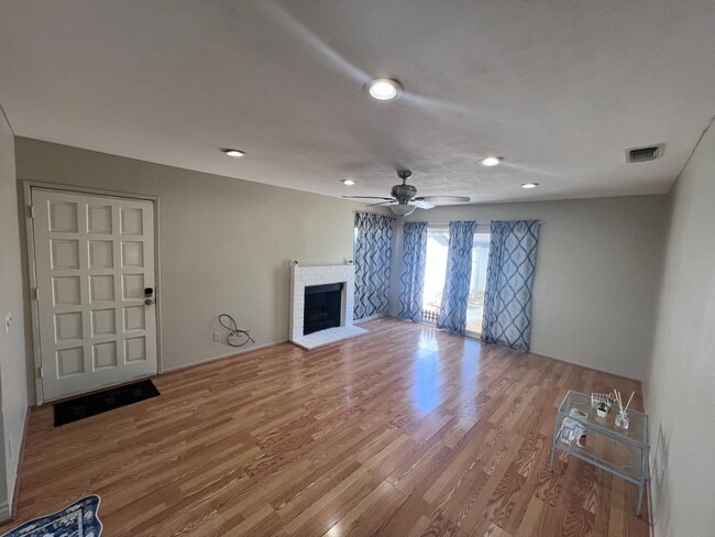 Building Photo - Charming 2 Bedroom Condo in Temecula, Ca.