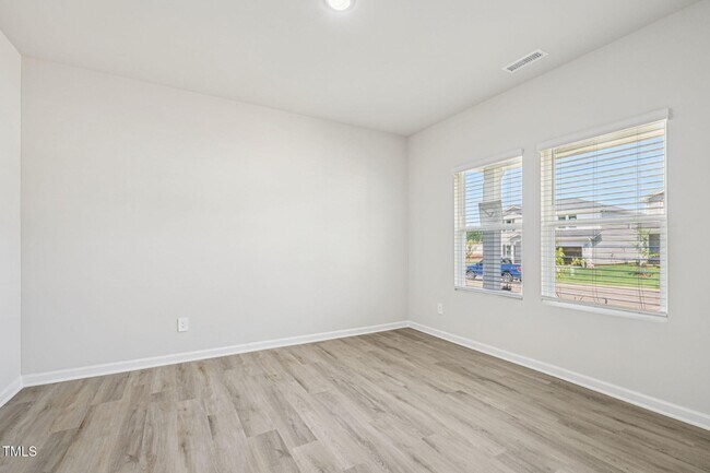 Building Photo - 721 Deschutes Dr