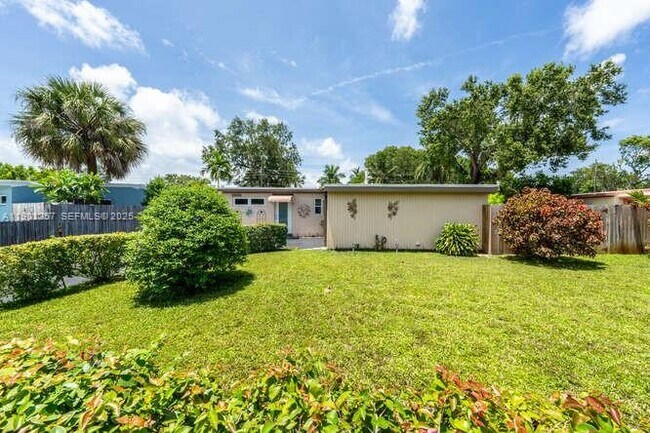 Building Photo - 3309 SW 16th St