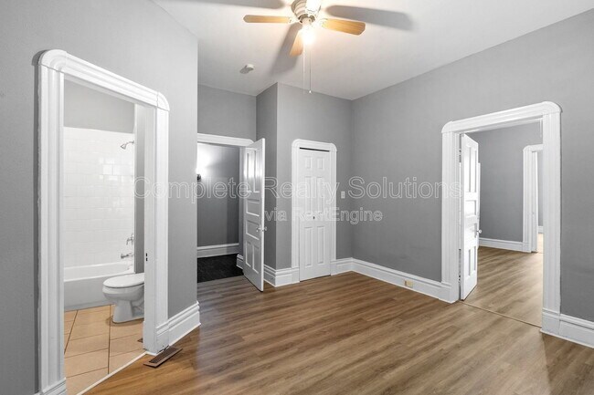 Building Photo - 5130 Kensington Ave