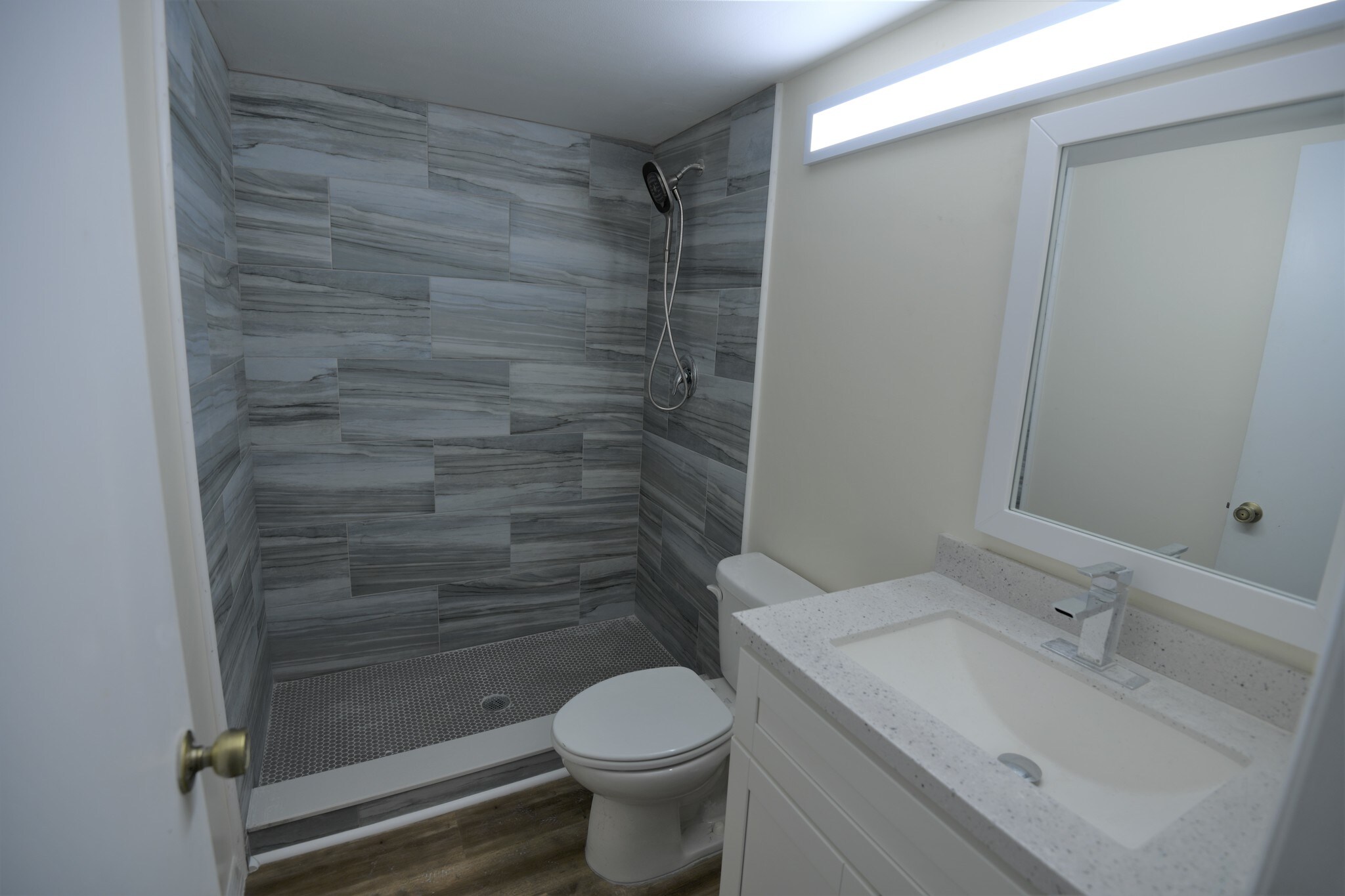 Modern master bathroom - 1201 SE Parkview Pl