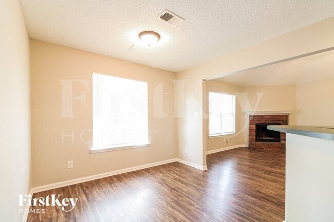 Building Photo - 988 Zenith Cove N