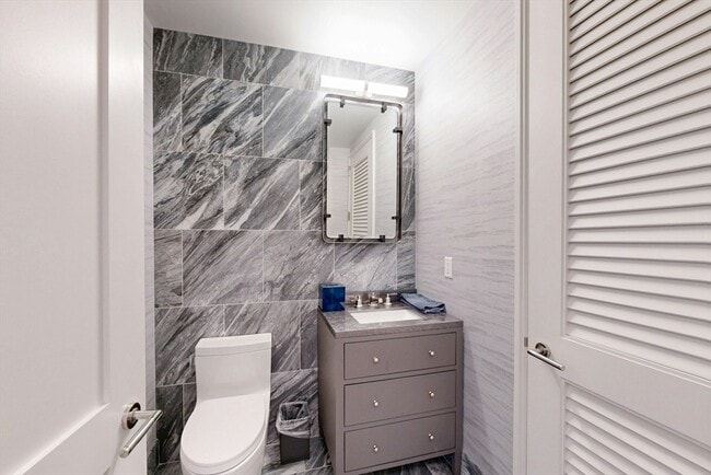 Building Photo - 240 Devonshire St