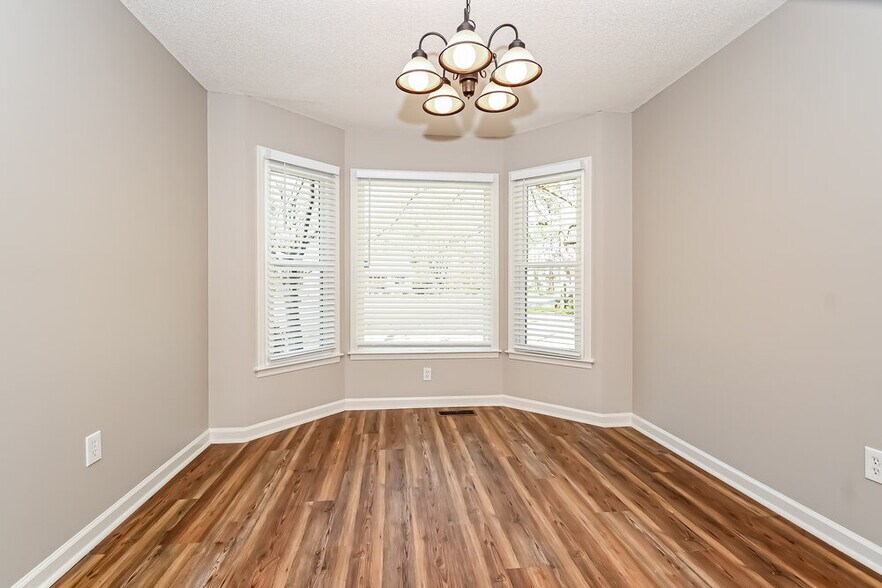 Building Photo - 3003 Springview Pl