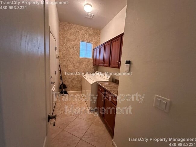 Building Photo - 26811 N 64th Ave