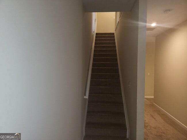 Building Photo - 91 Meeting Pl Rd