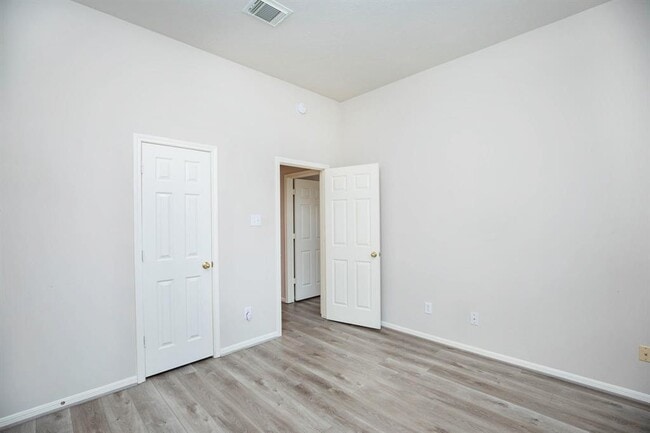 Building Photo - 2710 Falcon Knoll Ln
