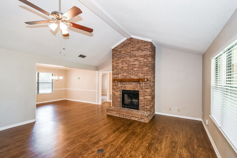 Building Photo - 970 Sandstone Dr