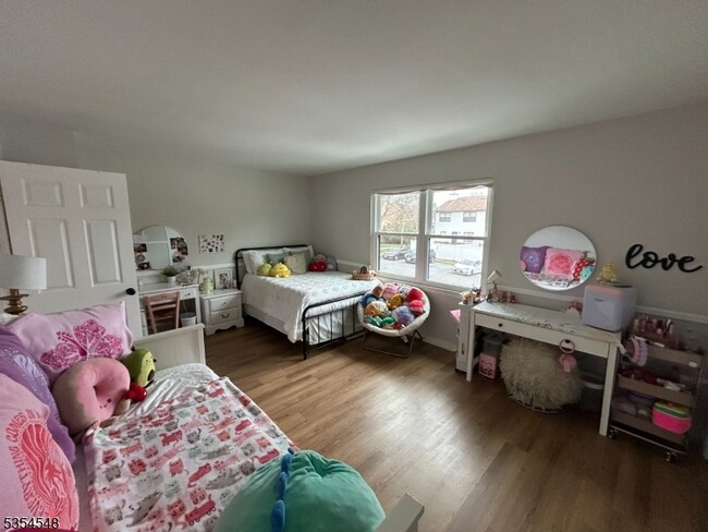 Building Photo - 149 Riva Dr