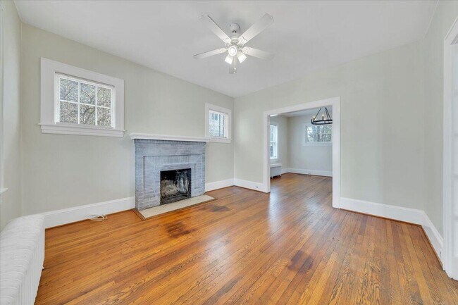 Building Photo - 1144 Wasena Ave SW