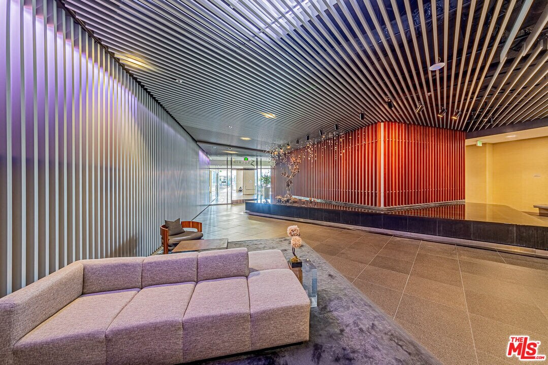 Building Photo - 3785 Wilshire Blvd