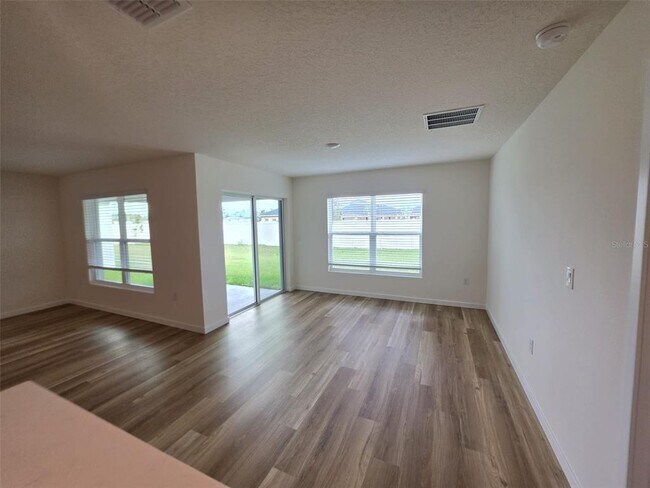 Building Photo - 4631 SW 88 Pl