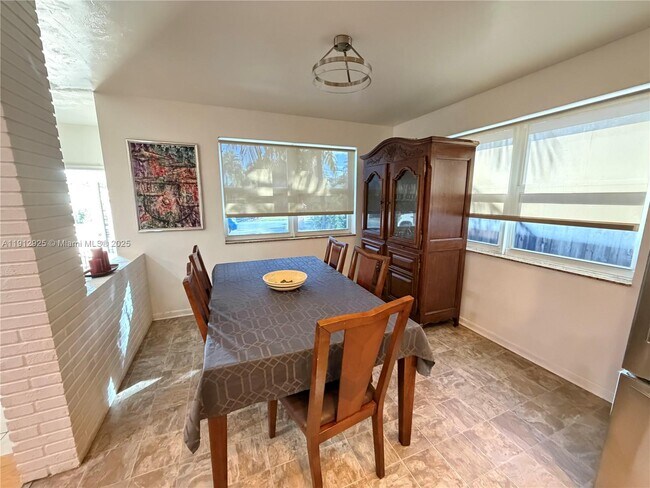 Building Photo - 45 SE 14th St